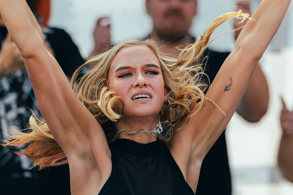 Loading... just a sec